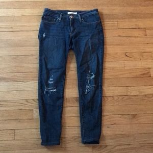 Levi’s 711 jean